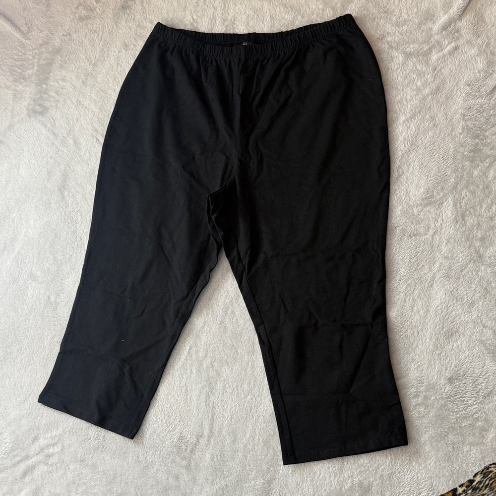 Women with Control Black Capris